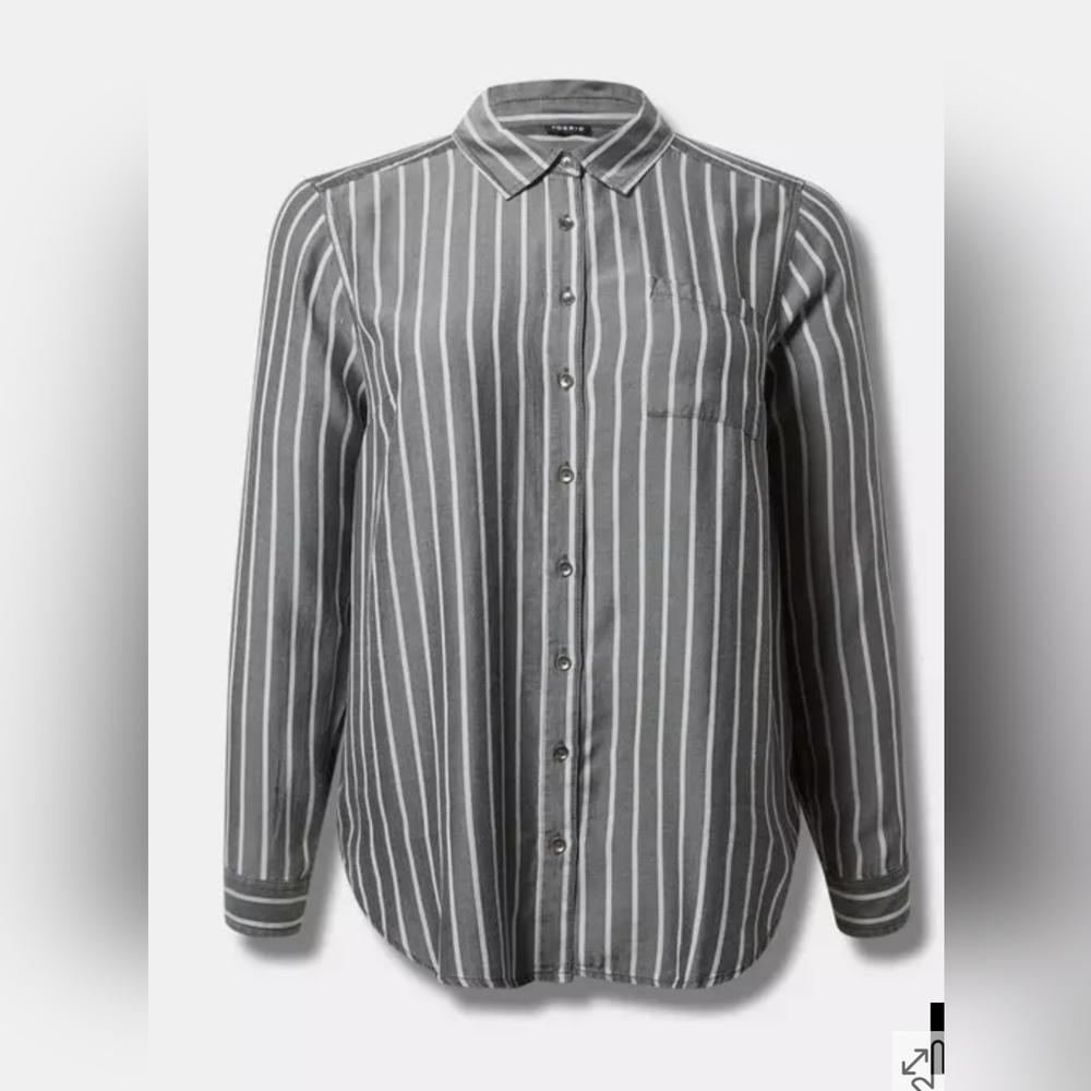 Torrid Size 2 Lizzie Chambray Button Up Shirt